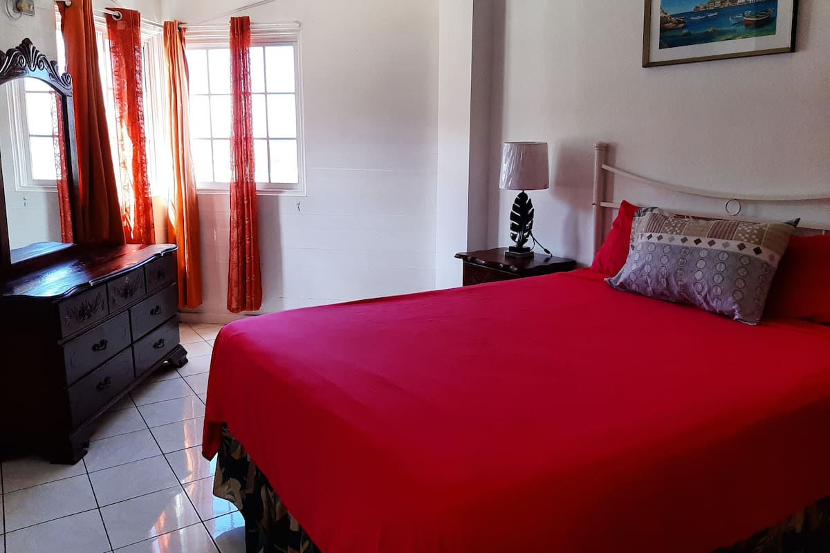 Deluxe Apartment, 1 Bedroom, Sea View | 1 bedroom, free WiFi, bed sheets