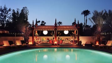 Indoor pool, outdoor pool