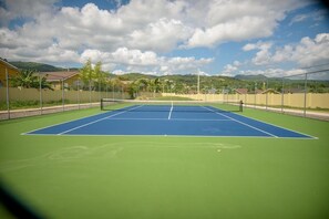 Tennis court - Draxhall Manor Holiday Homes (Ocho Rios)