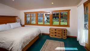 Suíte superluxo, 1 cama King | 1 quarto, roupas de cama premium, escrivaninha