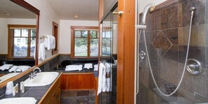 Luxury Suite, 1 King Bed | Bathroom