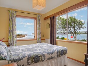 Standard Double Room, Sea View - Surat Bay Lodge, Motel and Backpackers (New Haven)