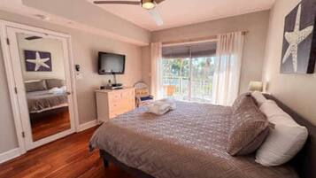 1 slaapkamer, een strijkplank/strijkijzer, wifi, beddengoed