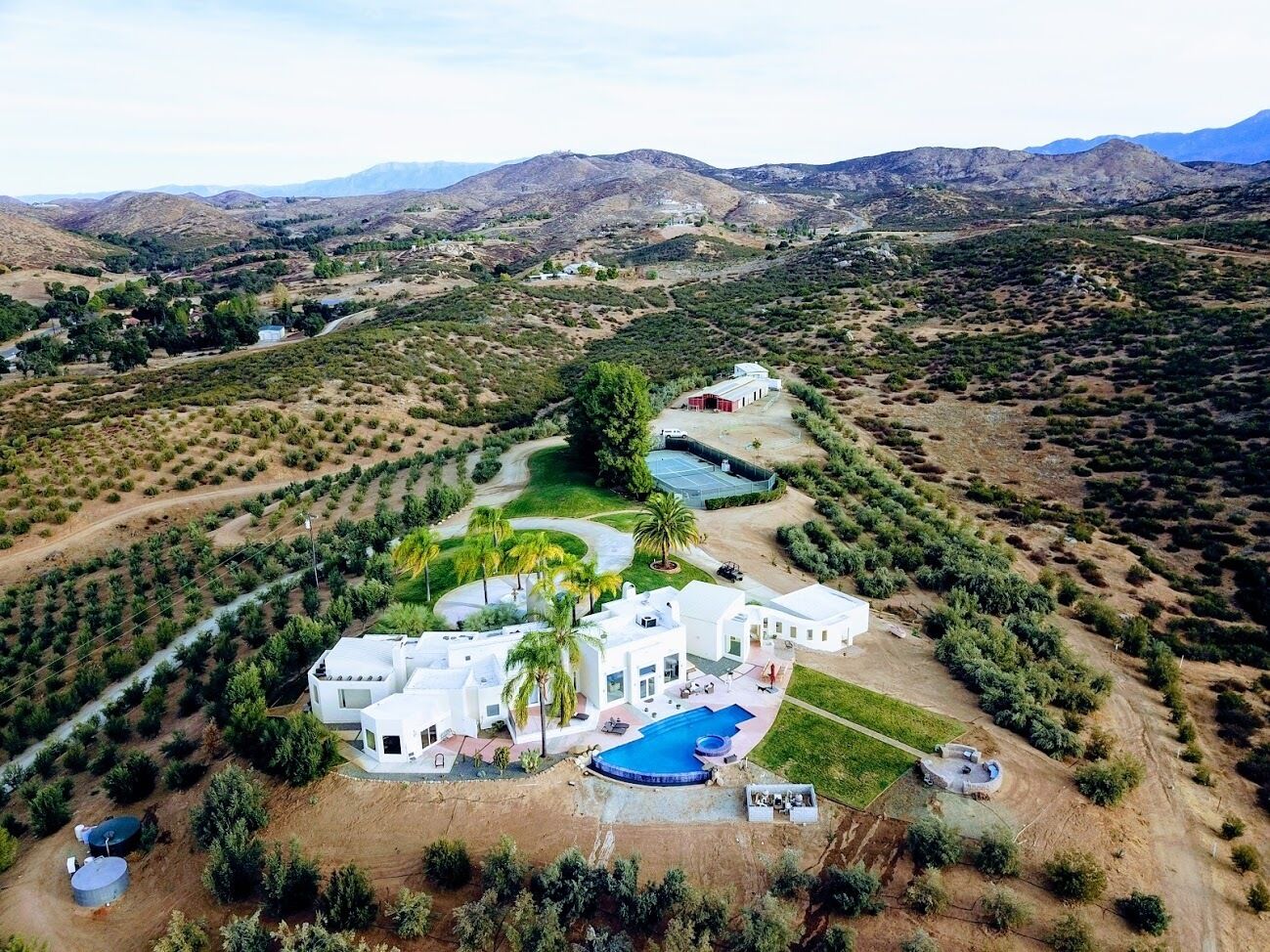 Private Luxury Home/20 acre property