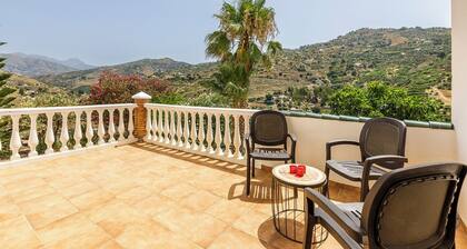 Luxury Villa for Families, Friends, and Groups up to 14 Guests