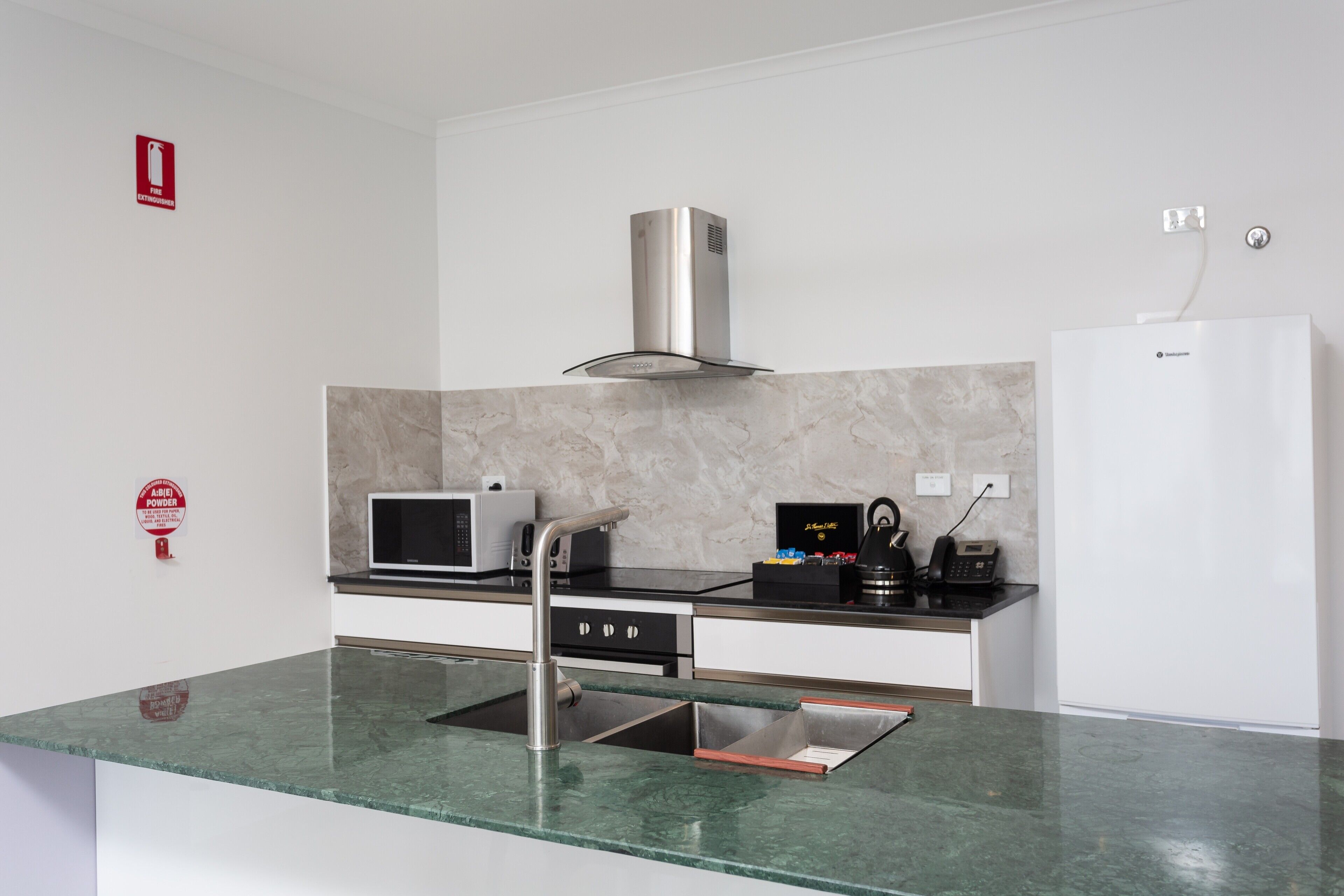 fridge, coffee/tea maker, electric kettle