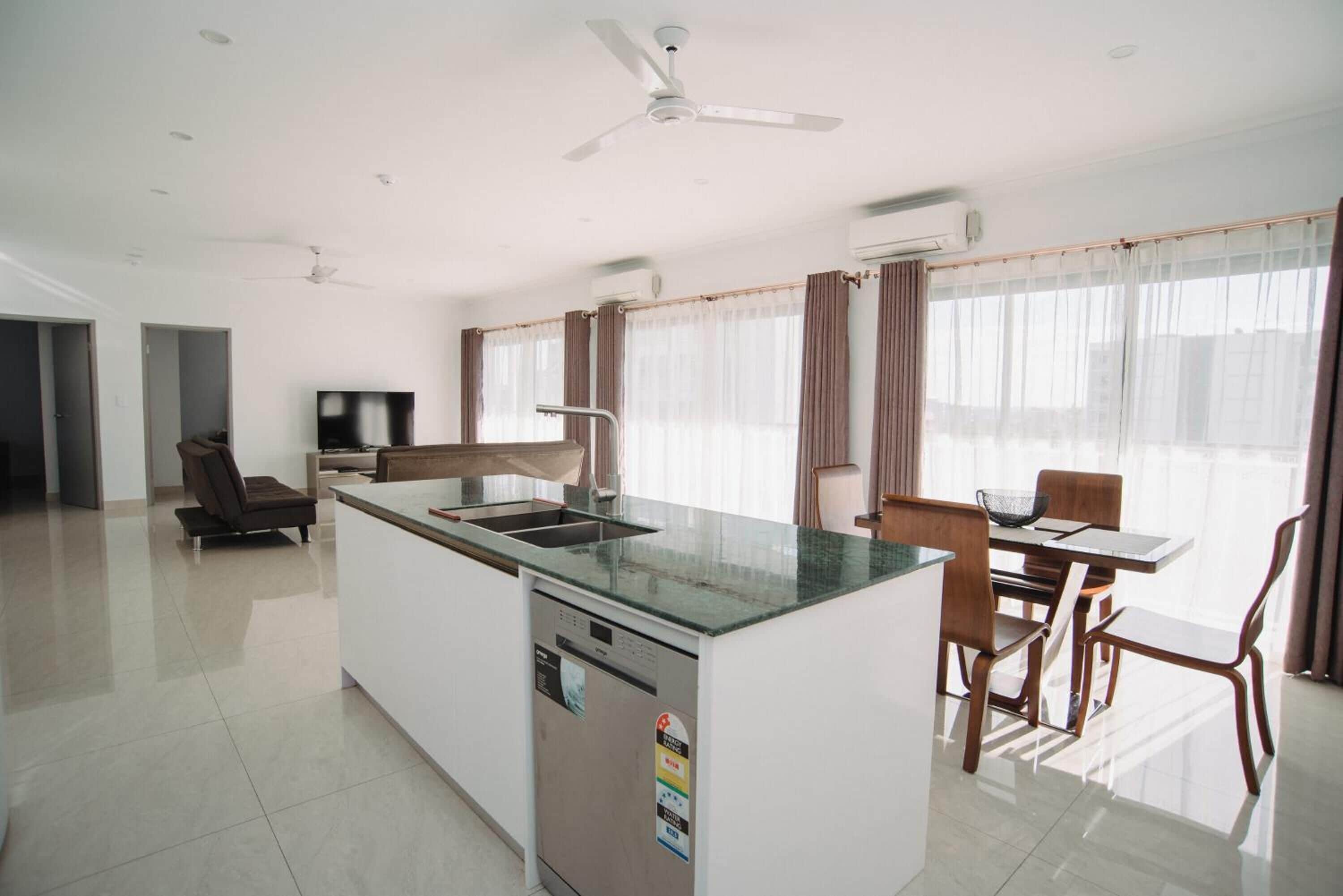 executive apartment | private kitchen | fridge, coffee/tea maker, electric kettle