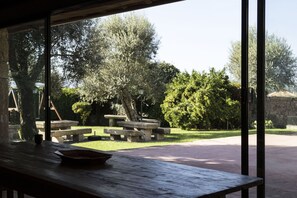 Outdoor dining - Casa da Pousada - Historic Farmhouse with Private Pool & Total Exclusivity (Barcelos)
