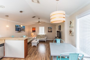 Mobile Home (Sea Turtle) | In-room dining