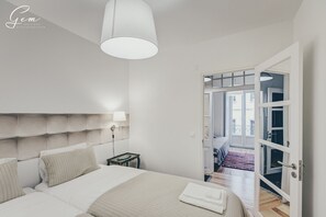 3 bedrooms, soundproofing, iron/ironing board