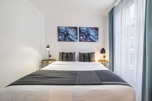 2 bedrooms, in-room safe, iron/ironing board, free WiFi