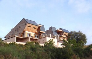 Exterior - Villa with swimming pool and beautiful sea view close to beaches and shops (Grosseto-Prugna)