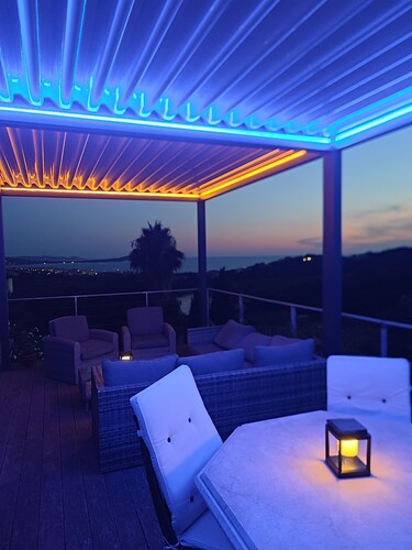 Villa with swimming pool and beautiful sea view close to beaches and shops