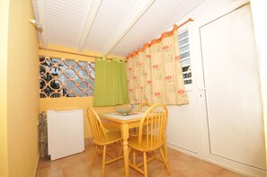 Dining - RENT F3 SEA VIEW IN PRIVATE PROPERTY (Sainte Anne)