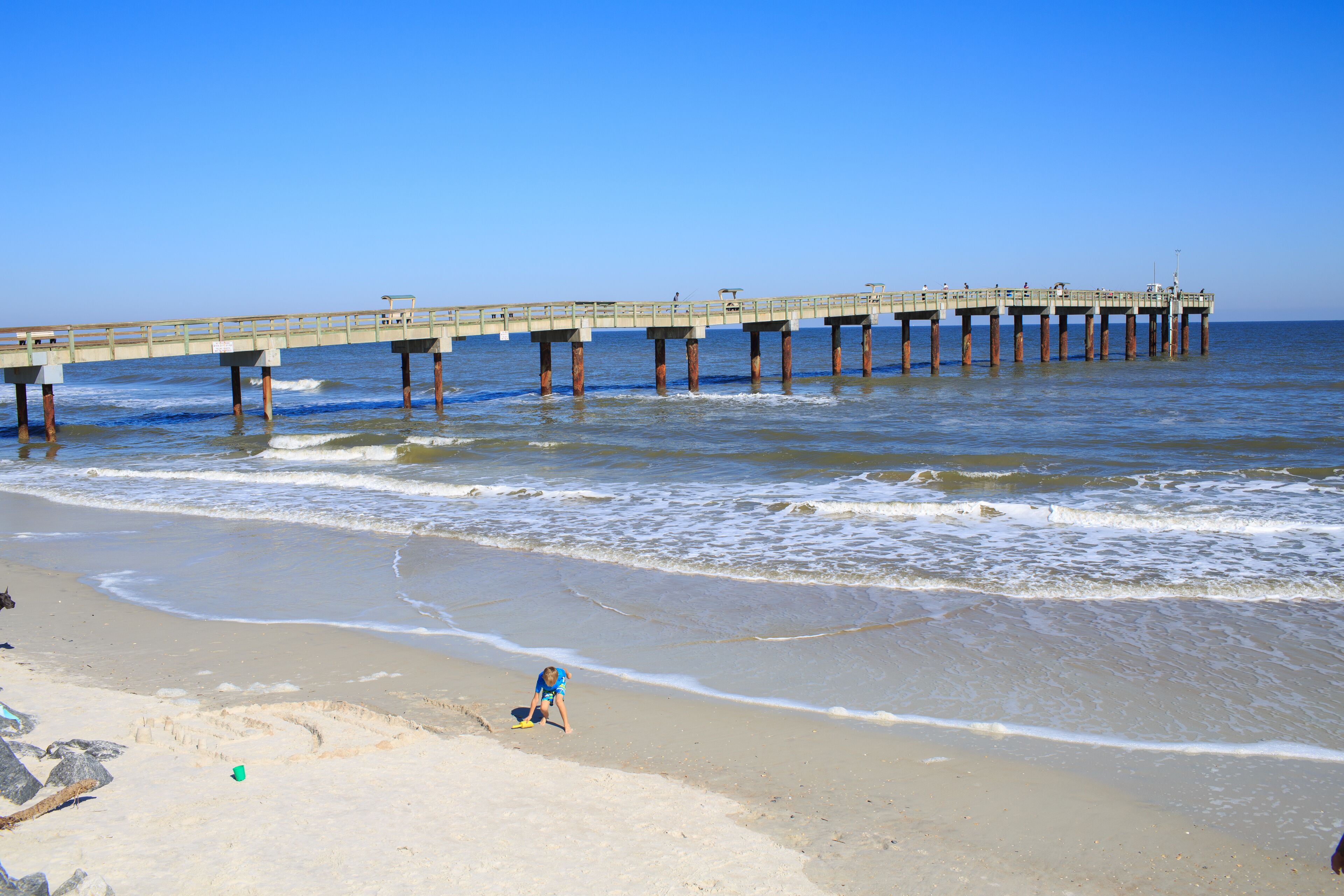 Beach nearby, sun loungers, beach towels