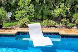 Pool - Bike to Beach, heated pool, sleeps 12 (Naples)