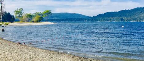 サンラウンジャー、ビーチタオル