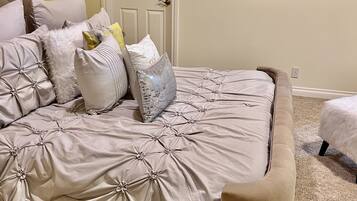 3 chambres, coffres-forts dans les chambres, bureau