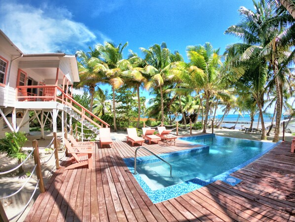 Outdoor pool, a heated pool - Private Chef Included,PrivateBeach,PrivatePool,WiFi,2Kayak,2GolfCarts, Boat&Capt (San Pedro)