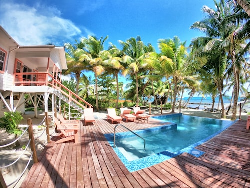 Chef privé, nouvelle piscine privée, 10% de réduction sur le tarif aérien, 2 kayaks, voiturette de golf, bateau et capitaine