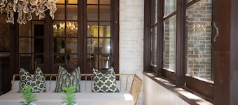Historic house, 1.5miles from U of I University