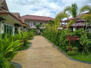 Property grounds - Baan Sooksiri Bangsaray (Sattahip)