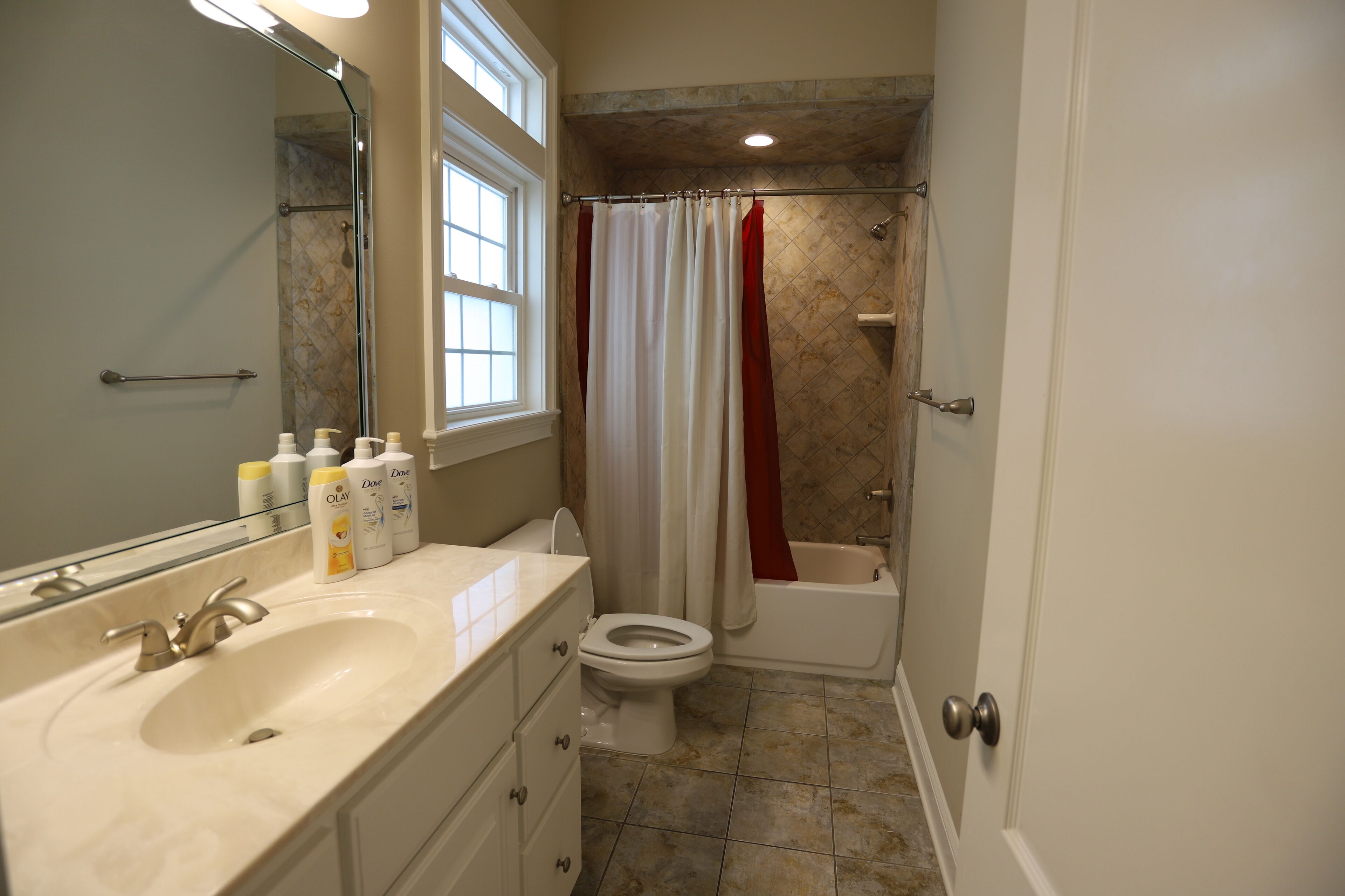 Private bathroom of Bunk Room Master