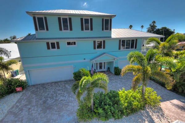 Front
Castaway Cove Jacaranda Rd Anna Maria