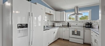 Riverfront home getaway 🌴 Completely new & remodeled.