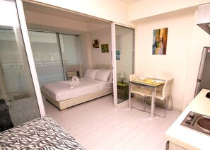 Standard Room - iRise at Azure Urban Resort Residences (Parañaque)