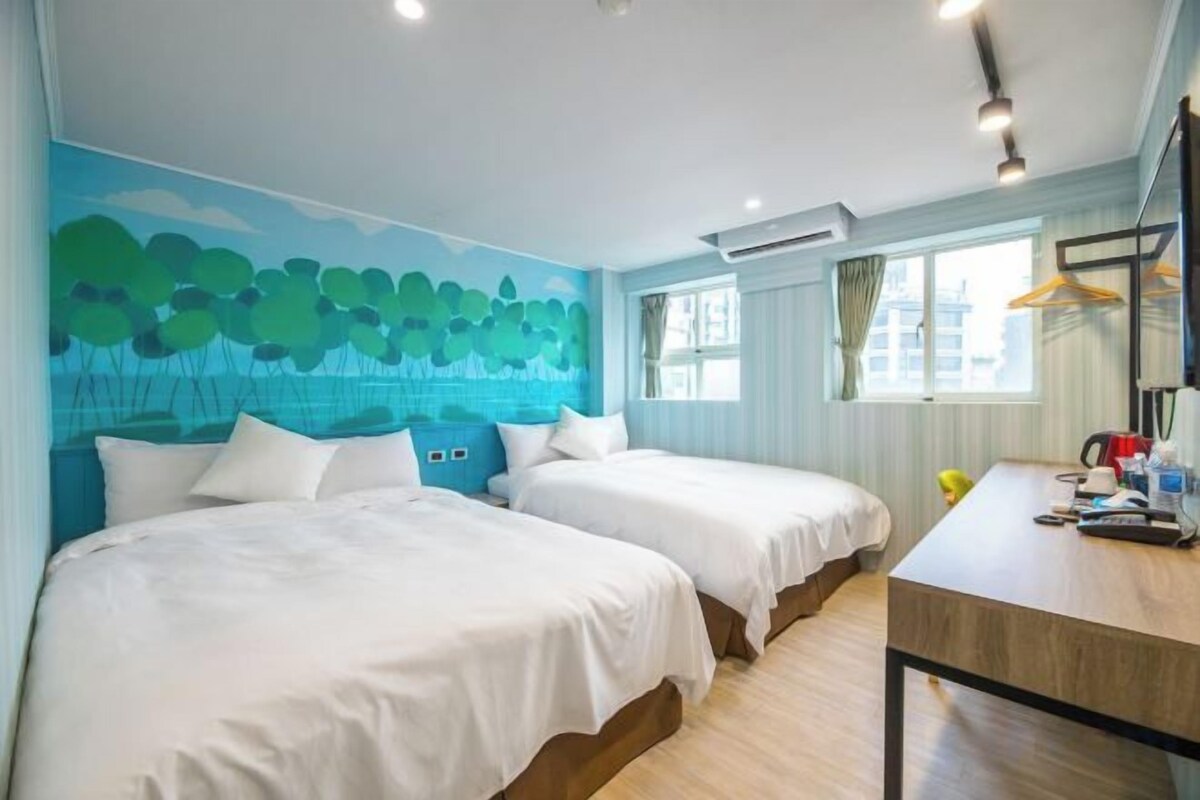 Desk, blackout curtains, free WiFi, bed sheets