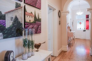 奢华别墅, 4 间卧室, 葡萄庄园景观 | 起居区 | 液晶电视、Netflix、DVD 播放器