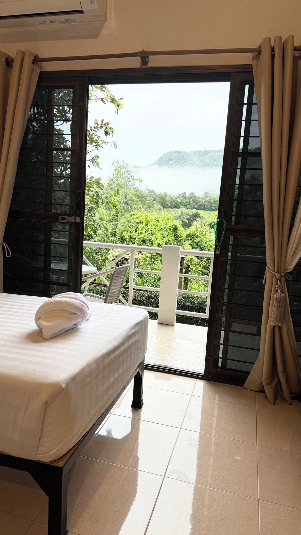 Standard Twin Room | Terrace/patio