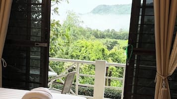 Standard Twin Room | Terrace/patio