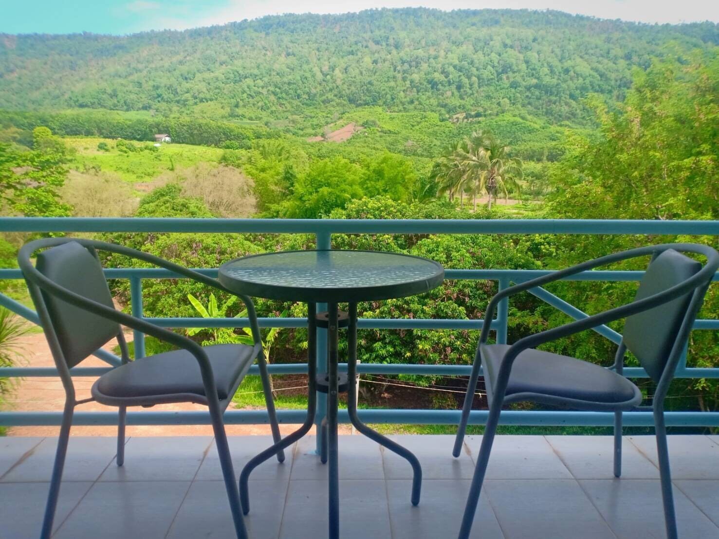 Deluxe Triple Room  | ระเบียง