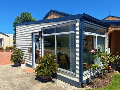 Lakeside Motel Waterfront