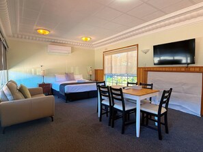 Superior-Zimmer | Bügeleisen/Bügelbrett, kostenloses WLAN, Bettwäsche