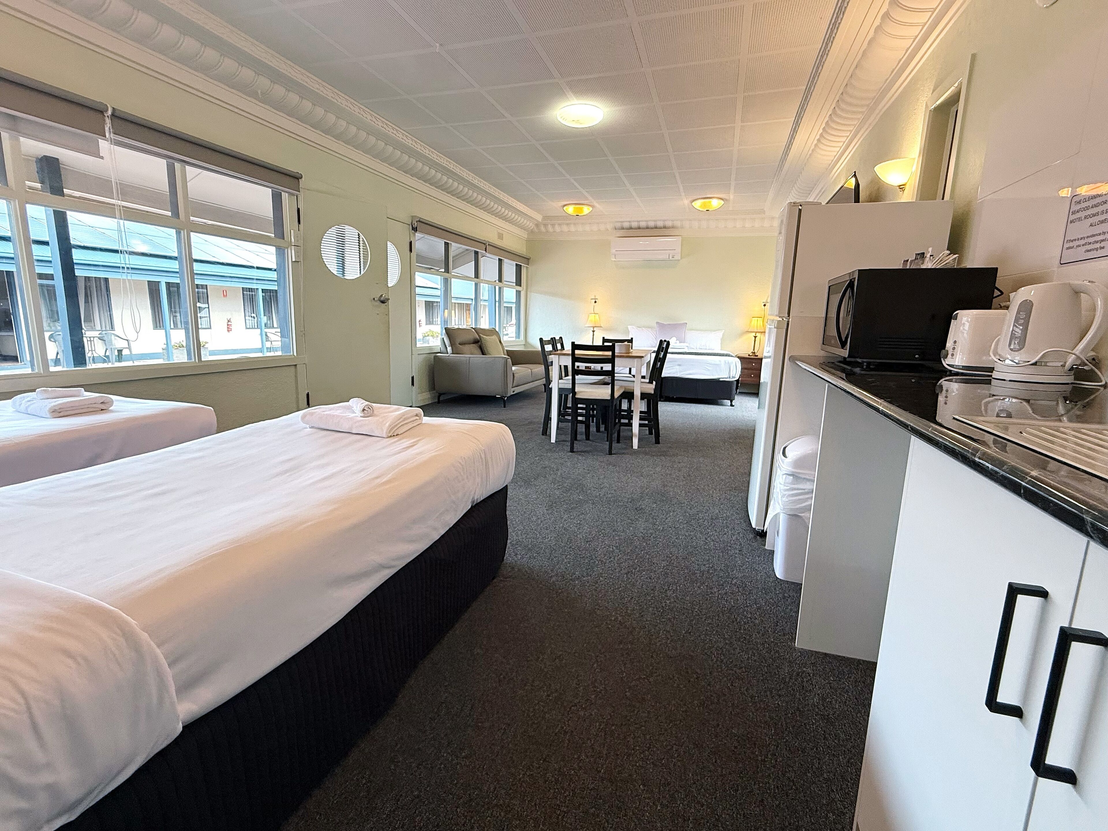 Superior-huone | Oleskelualue | Taulutelevisio