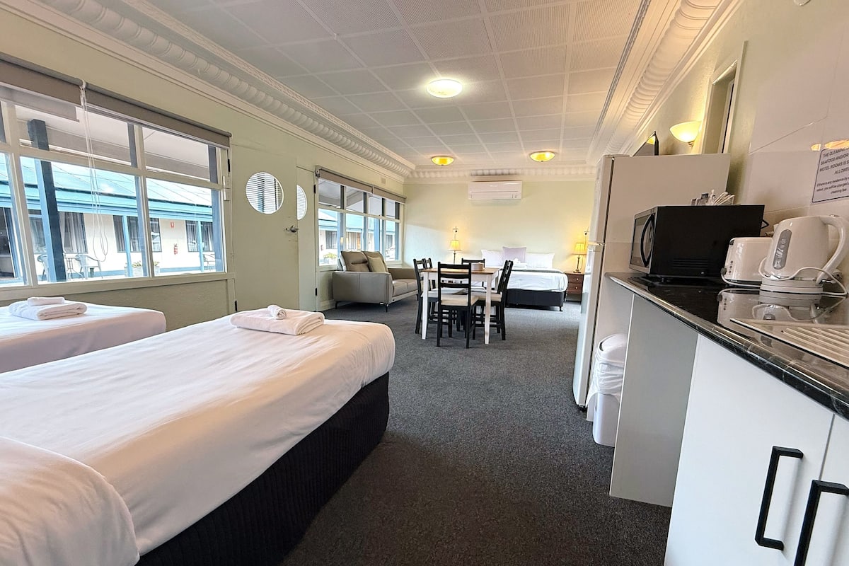 Superior-huone | Oleskelualue | Taulutelevisio