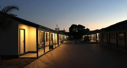 Lakeside Motel Waterfront