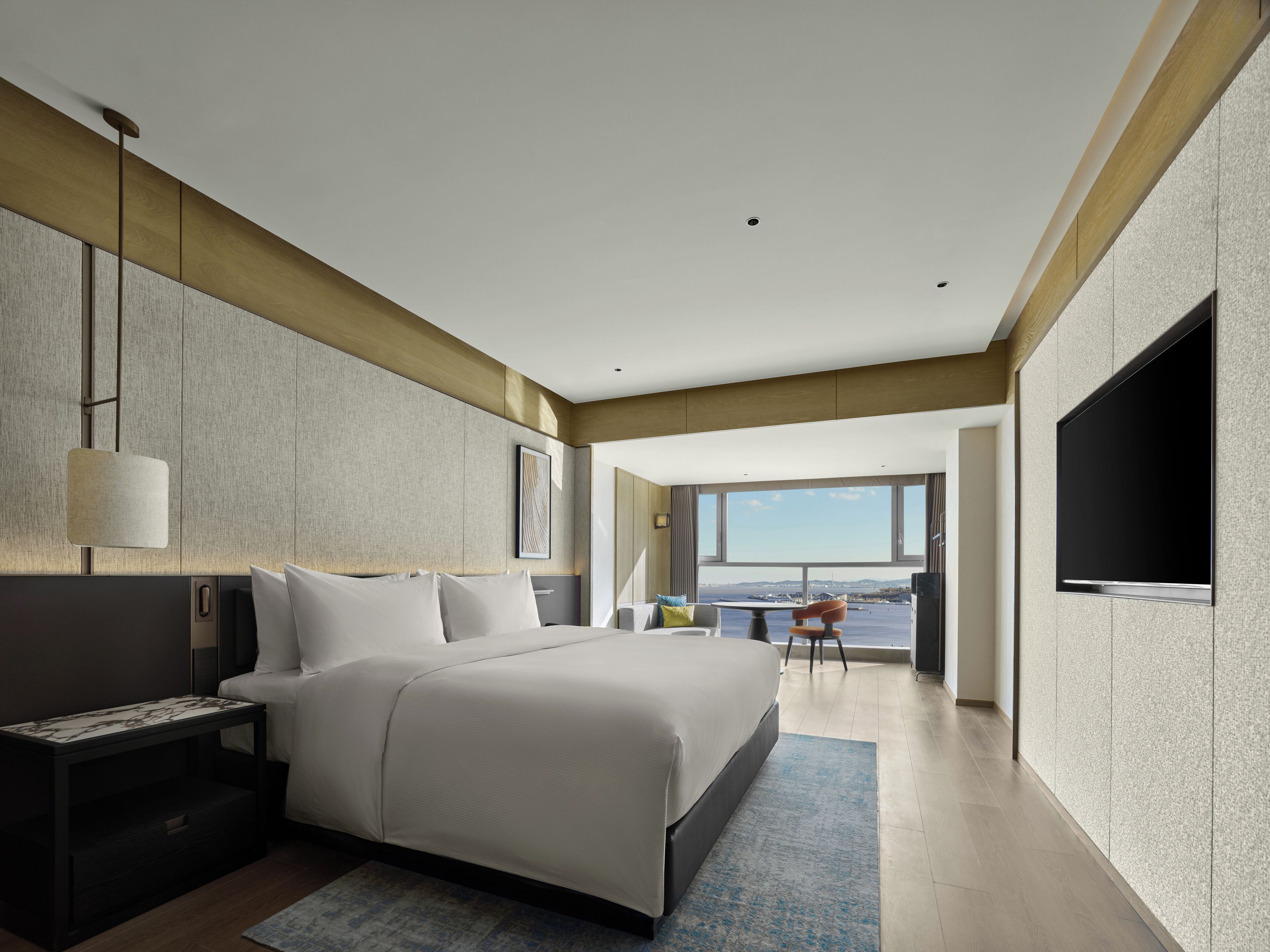 迷你吧、房內夾萬、書桌、遮光窗簾/窗簾