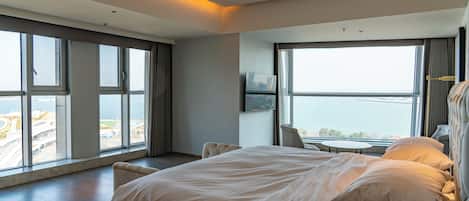 Minibar, in-room safe, desk, blackout drapes