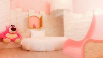 Family Quadruple Room (Princess) | Desk, blackout drapes, rollaway beds, free WiFi