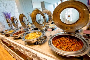 Se sirven desayunos, almuerzos y cenas