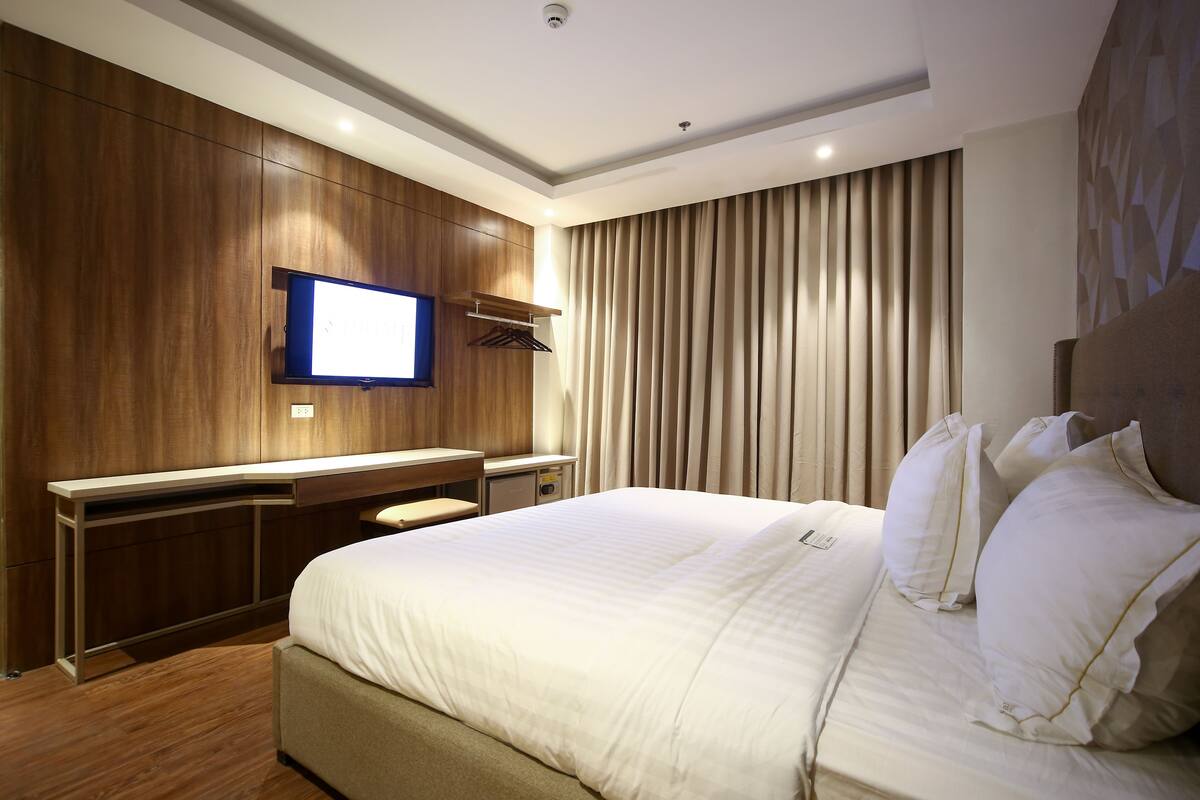 Quarto presidencial | Roupas de cama premium, escrivaninha, quartos à prova de som
