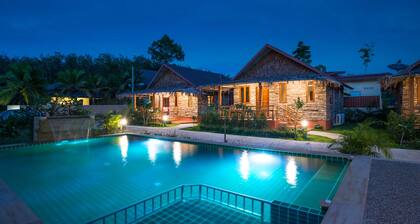 Pinthong Aonang Villa
