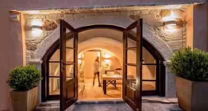 J&G Suites
