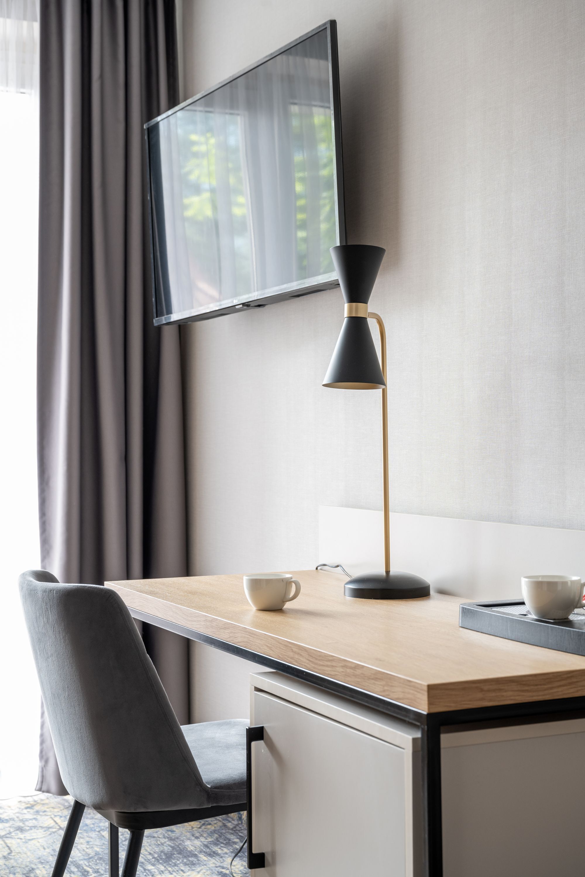 studio suite | laptop workspace, free wifi