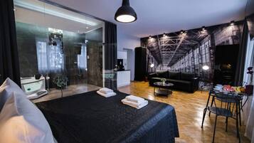 3 bedrooms, desk, laptop workspace, soundproofing