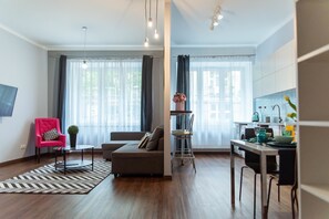 Family Studio, Kitchen | Private kitchen | Fridge, coffee/tea maker, electric kettle, freezer